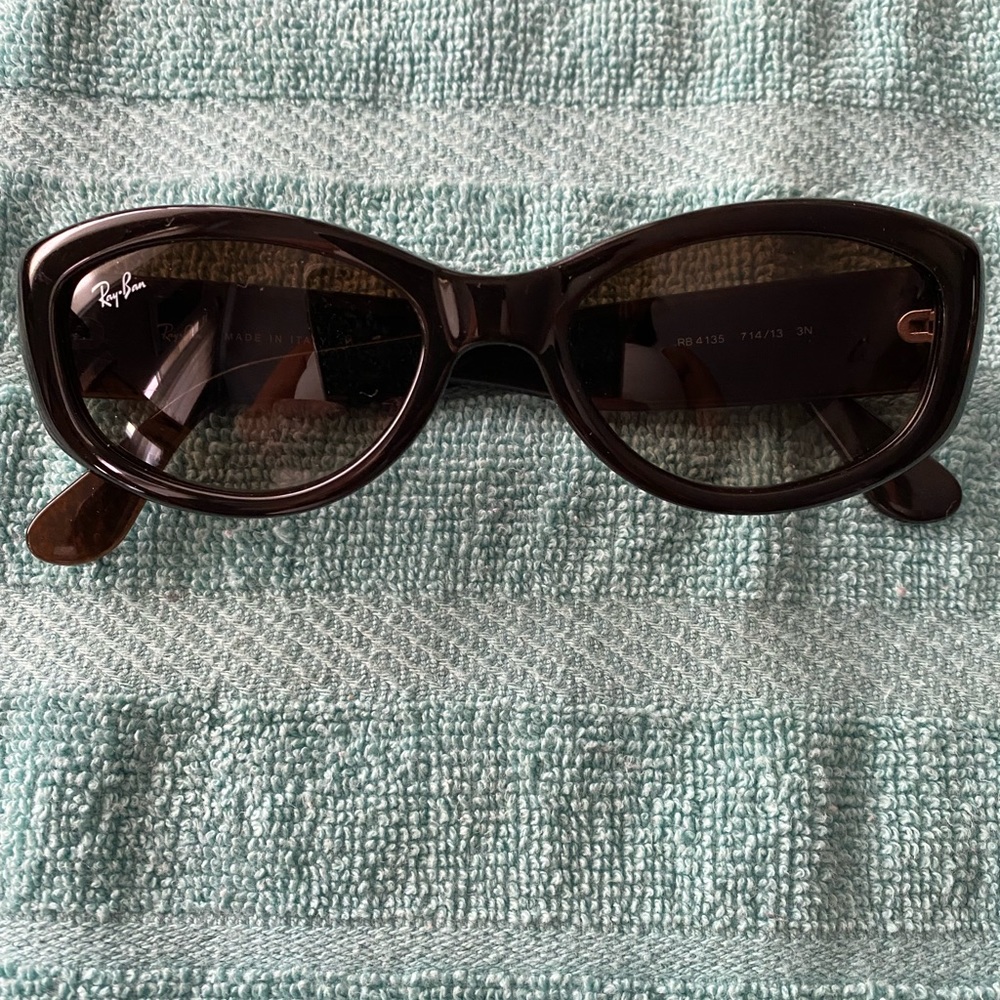 Ray Ban